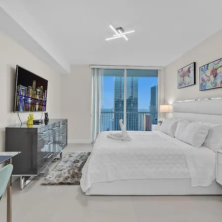 Beautiful 1 Bedroom Overlooking The Ocean And Downtown Brickell